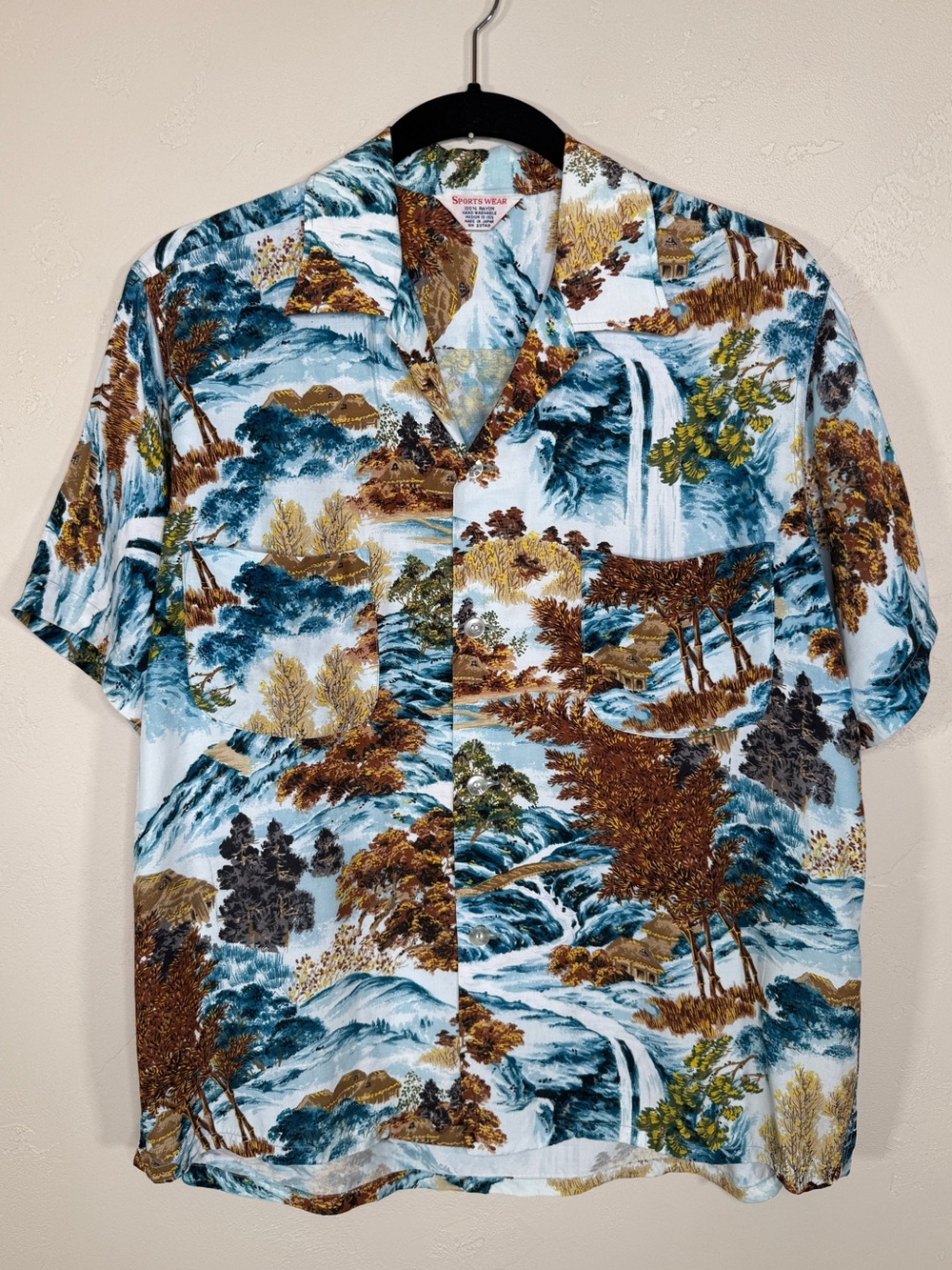 Vintage Sports Wear 1950s 100% Rayon Hawaiian Button Down Shirt Aloha Wear